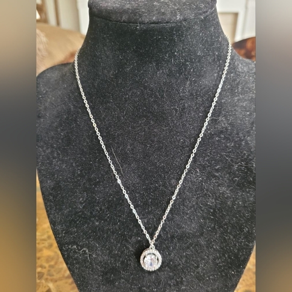 Elegant Silver Knot Earrings And Halo Necklace - Picture 3 of 7